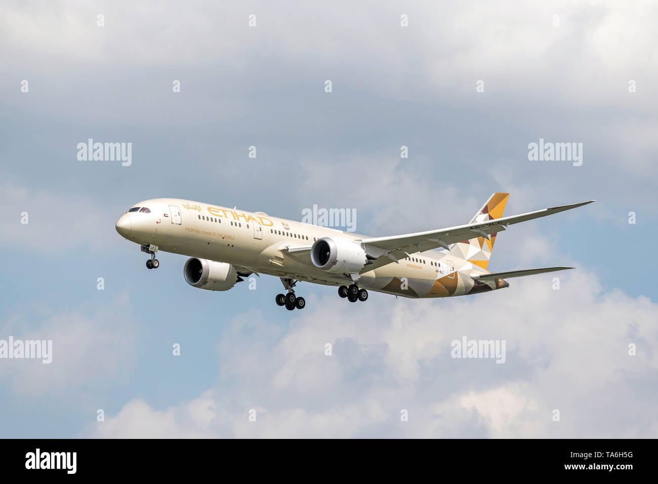 Munich, Germany - May 02. 2019 : Etihad Airways Boeing 787-9 Dreamliner with the aircraft registration A6-BLC in the approach to the southern runway 2 Stock Photo