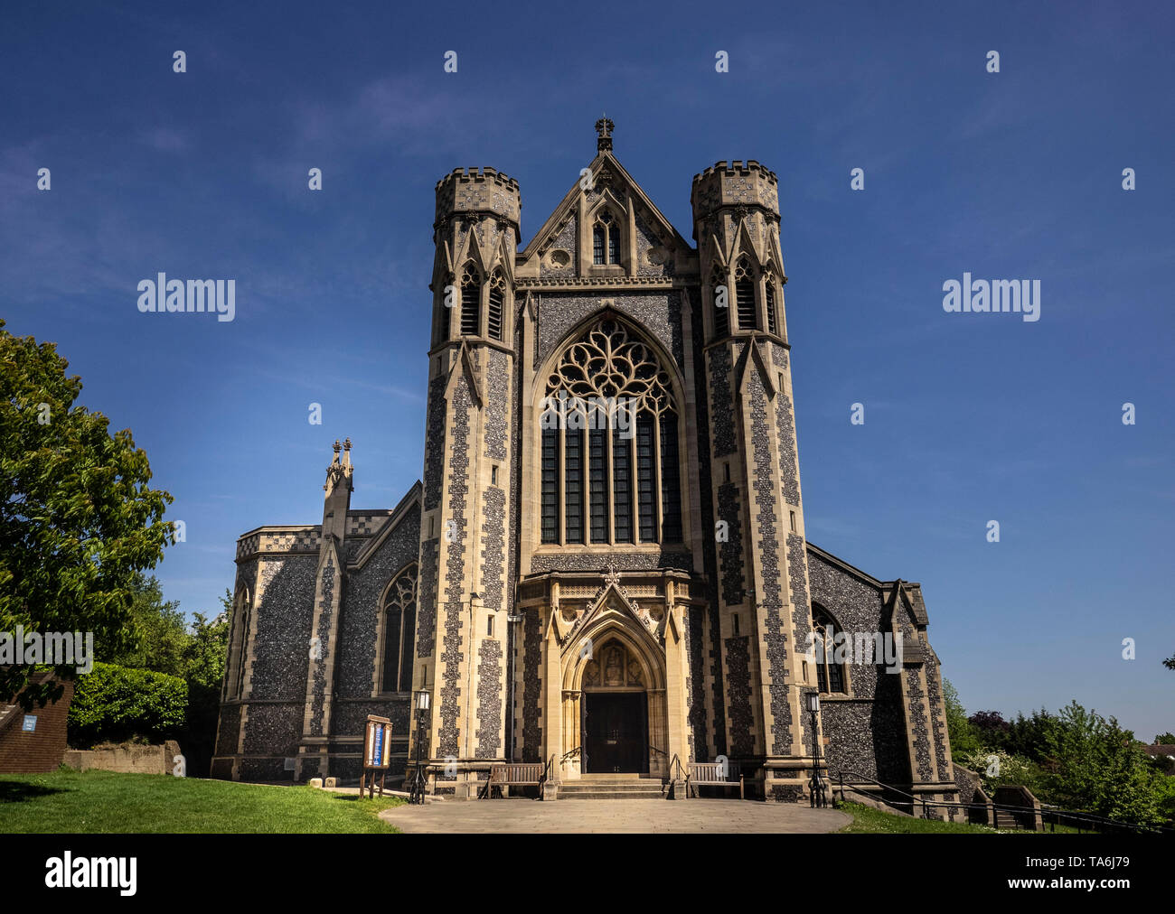 Sacred heart church wimbledon hires stock photography and images Alamy