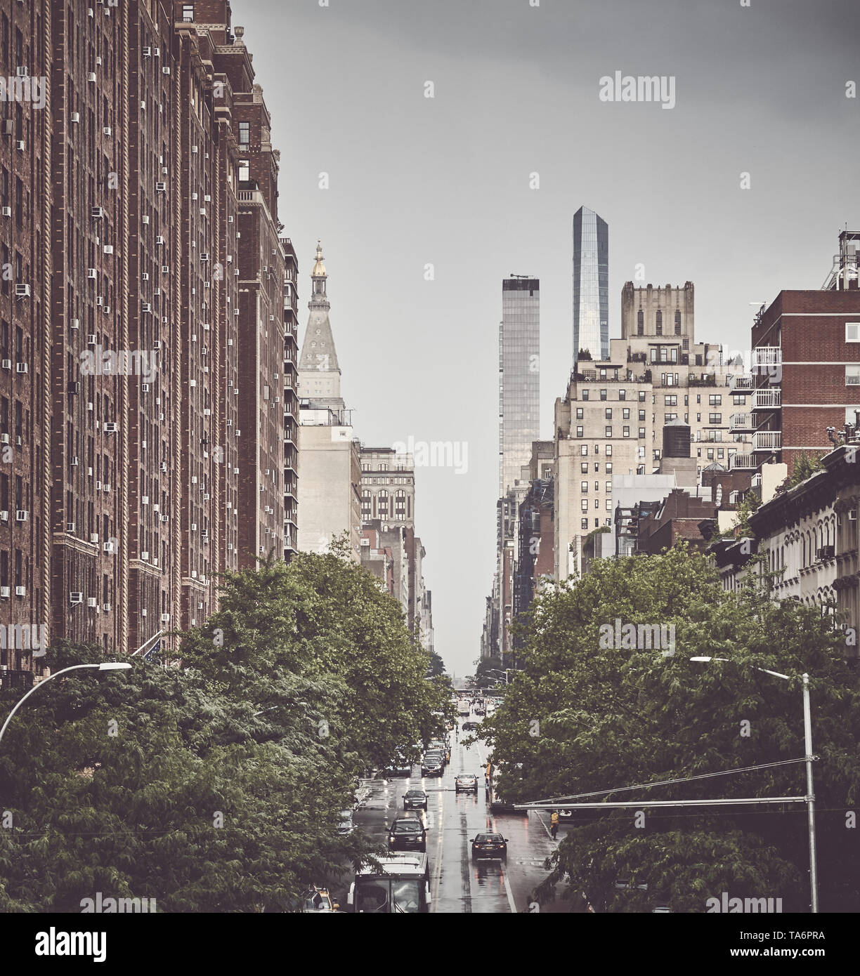 Rainy city architecture hi-res stock photography and images - Alamy