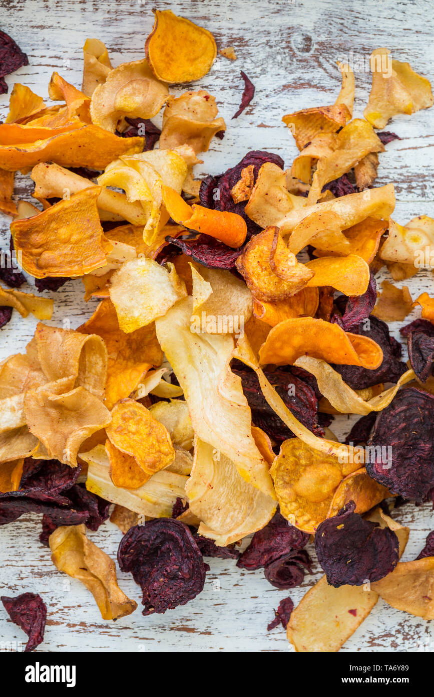 Bowl of Healthy Snack from Vegetable Chips, Crisps Stock Photo Alamy