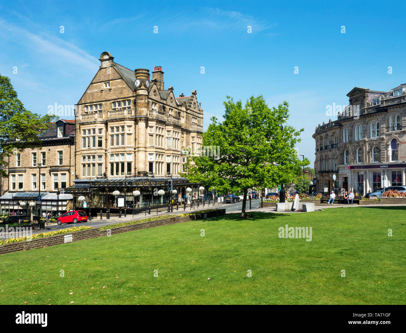 Parliament street harrogate hires stock photography and images Alamy