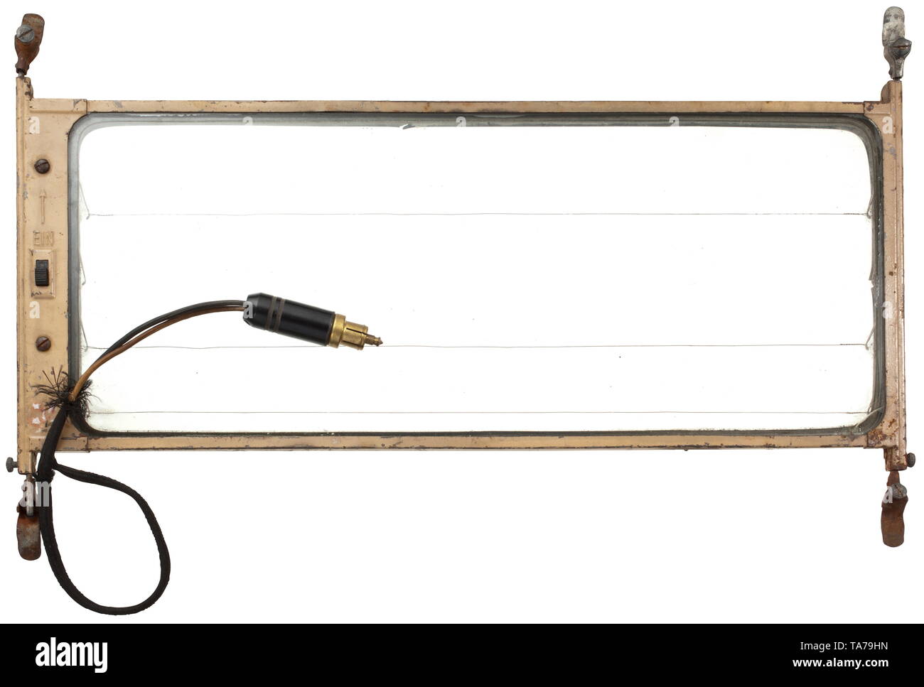 A supplemental windscreen heater for motor vehicles Sandfarben lackierter Eisenrahmen mit eingravierter Anleitung und Umschalter für 6- und 12-Voltbetrieb, Ein/Aus-Schalter und Anschlusskabel mit Stecker. Glasscheibe der Marke "Sigal" mit Gummiabdichtung und drei von vier Heizdrähten. Maße ca. 45 x 18 cm. Funktion und Vollständigkeit nicht überprüft. Seltene zusätzliche Winterausstattung für Kübelwagen und andere. historic, historical, 20th century, Editorial-Use-Only Stock Photo