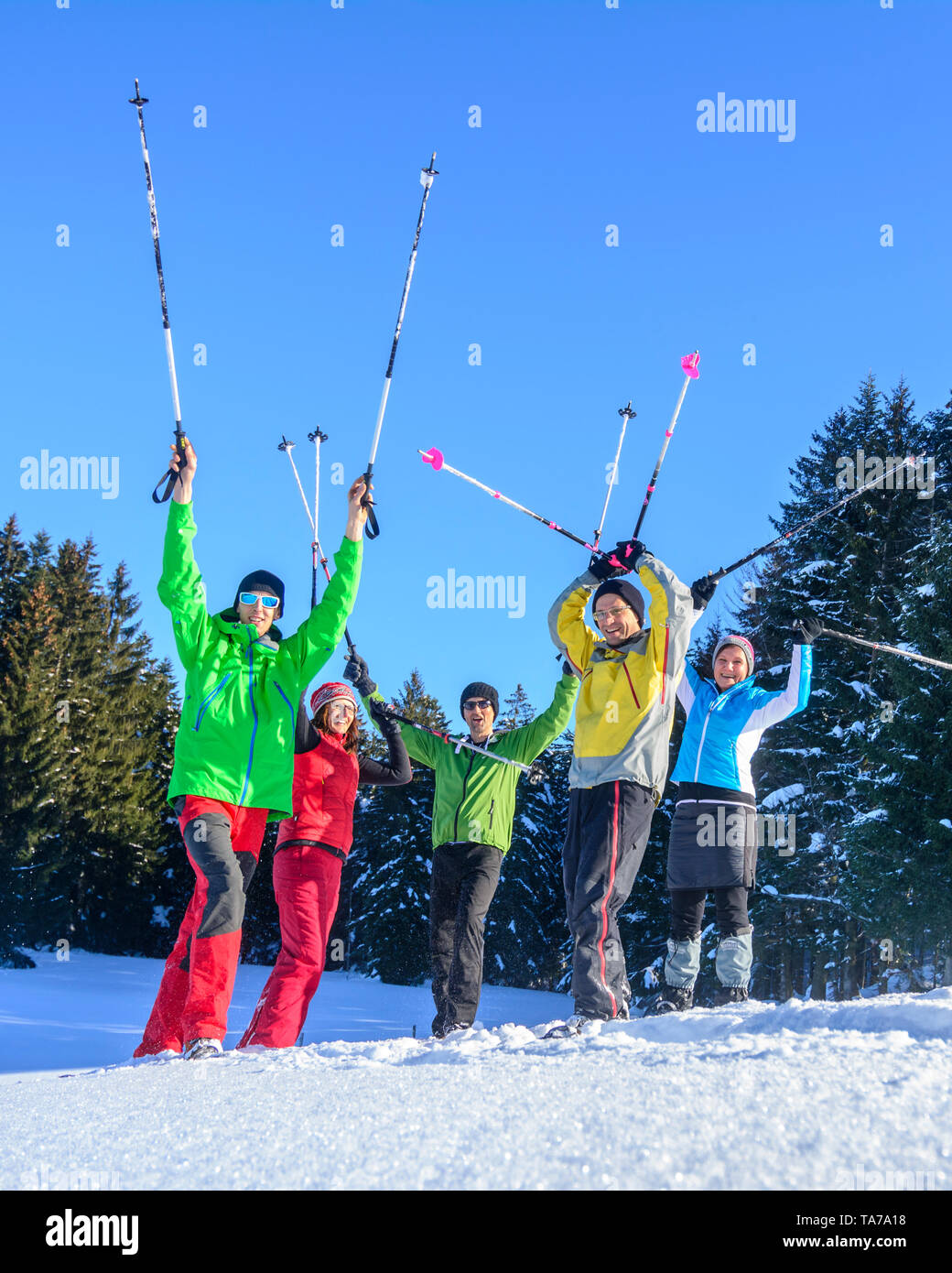 Group people doing hiking hi-res stock photography and images - Alamy