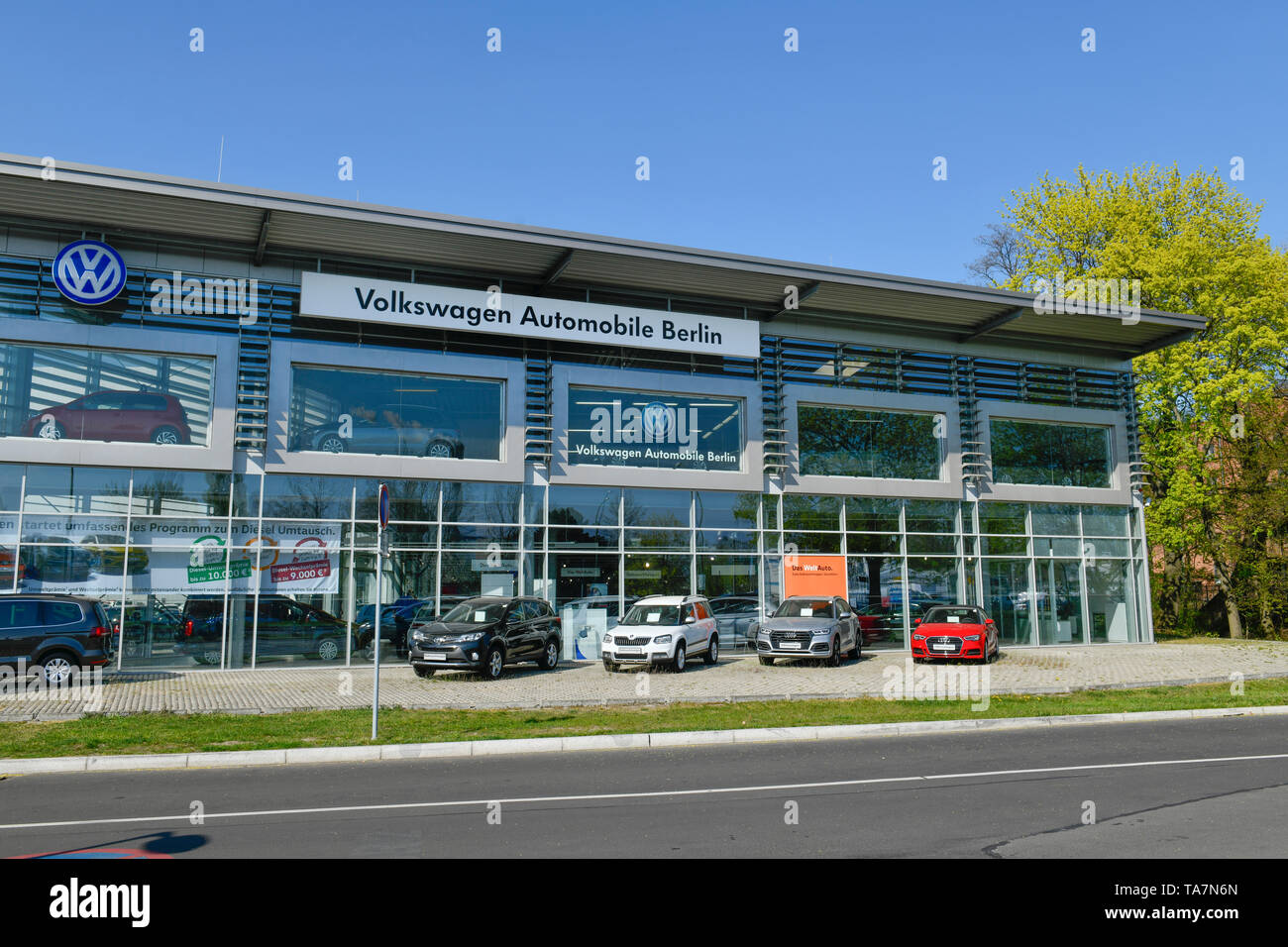 VW establishment, in the Juliusturm, Spandau, Berlin, Germany, VW Niederlassung, Am Juliusturm, Deutschland Stock Photo