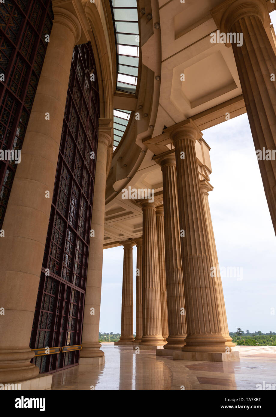 Colonnades in our lady of peace basilica christian cathedral built by Felix Houphouet-Boigny, Région des Lacs, Yamoussoukro, Ivory Coast Stock Photo