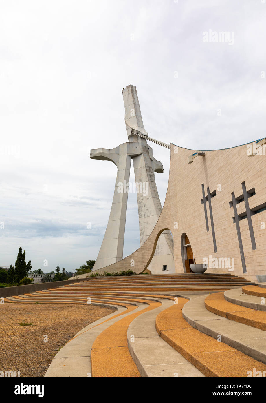 Roman catholic st. Paul's cathedral built by the italian architect Aldo Spirito at the initiative of Félix Houphouët-Boigny, Région des Lagunes, Abidj Stock Photo