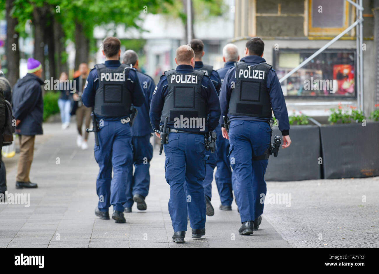 Streifenpolizei hi-res stock photography and images - Alamy