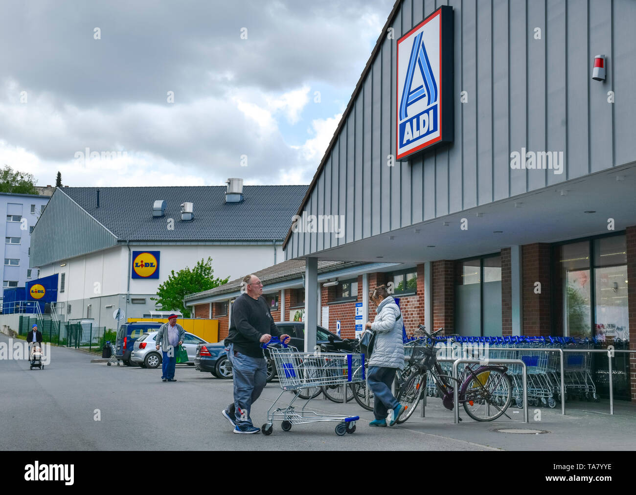 Aldi market and Lidl market, Kreuzbergstrasse, cross mountain, Berlin