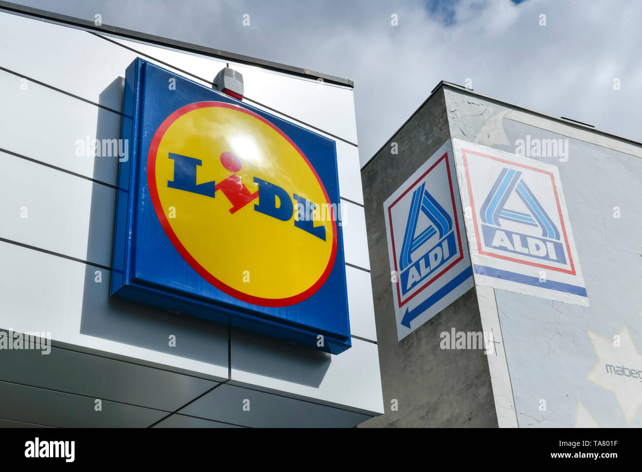 Outside View Of Lidl High Resolution Stock Photography and Images - Alamy
