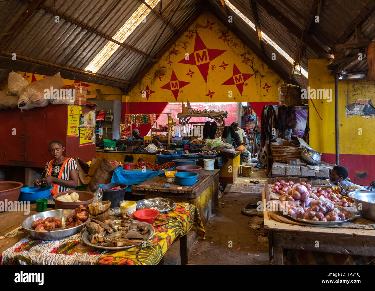 African indoor market, Poro region, Korhogo, Ivory Coast Stock Photo