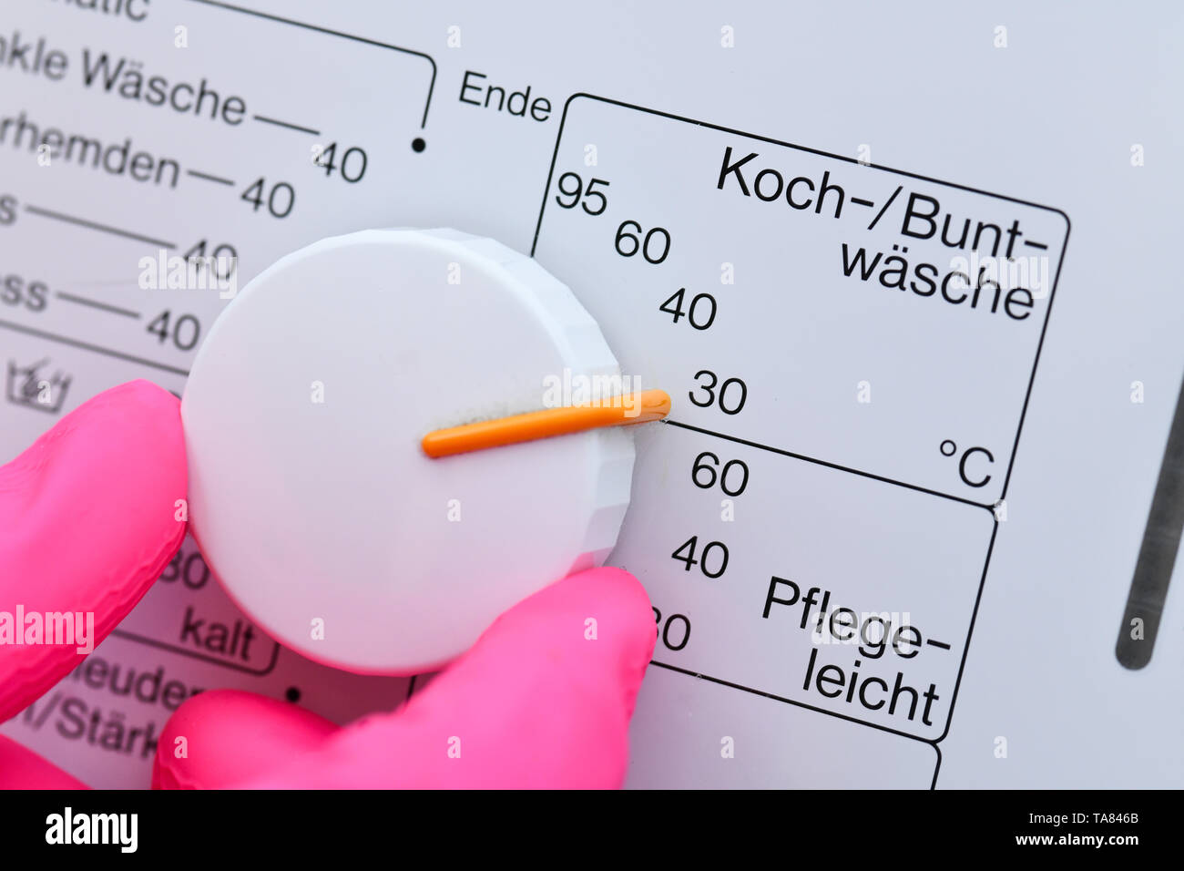 Washing machine, button, coloreds 30 degrees, Waschmaschine, Knopf,  Buntwäsche 30 Grad Stock Photo - Alamy