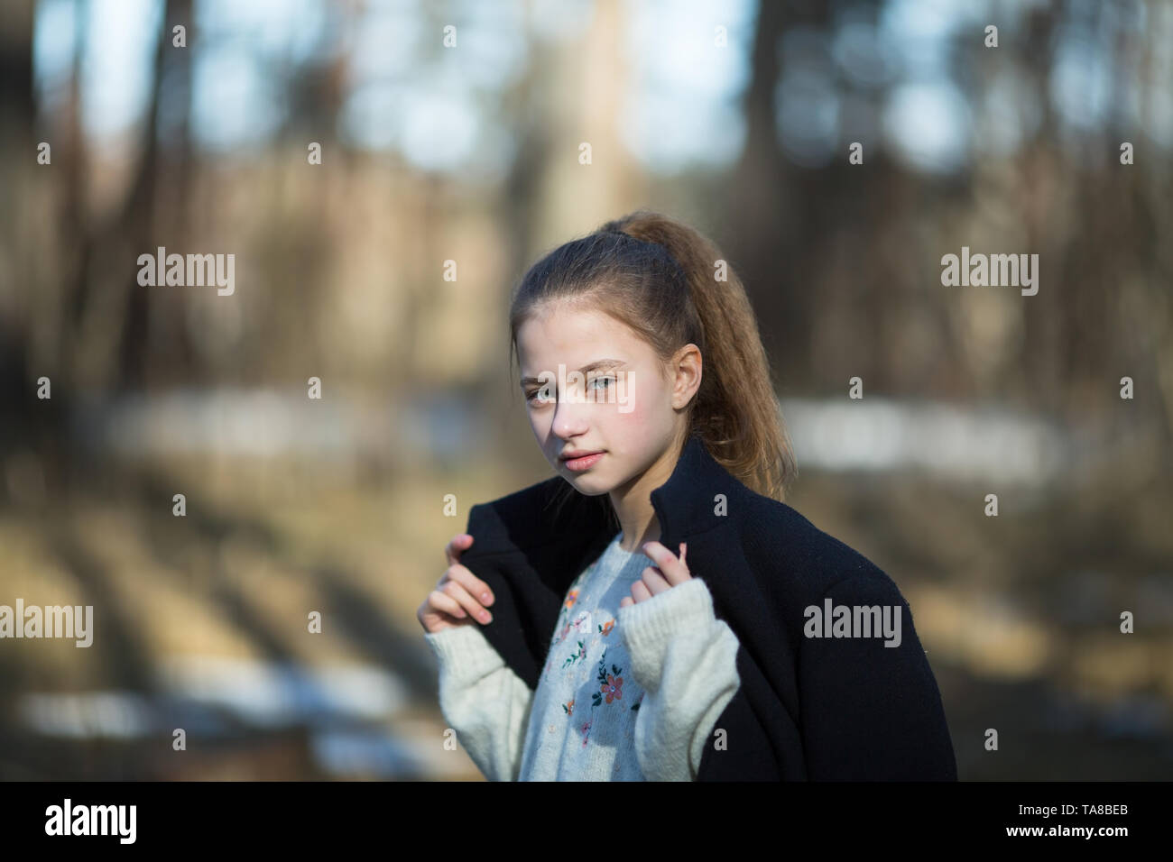 Teenage model photoshoot hi-res stock photography and images - Alamy