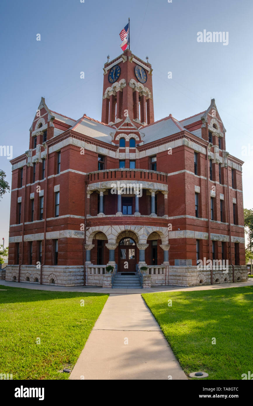 Town Square and Historic Lee County Courthouse built in 1899. Giddings City  in Lee County in Southeastern Texas, United States Stock Photo - Alamy