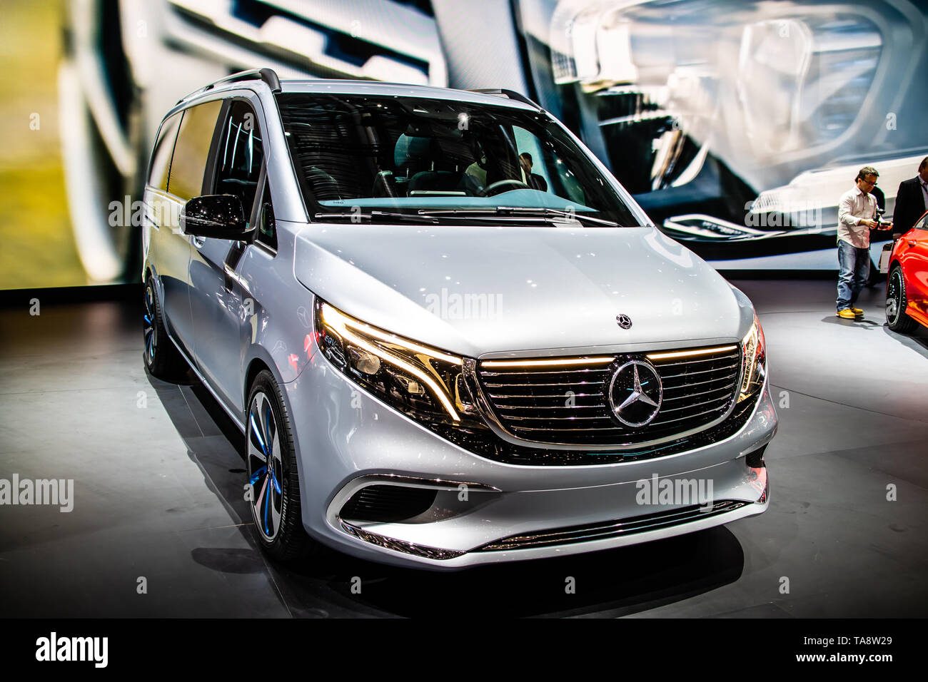 Premiere in Genf: Mercedes-Benz Concept V-ision e : Mercedes V-Klasse  Concept Car mit PLUG-IN HYBRID - Sternstunde - Mercedes-Fans - Das Magazin  für Mercedes-Benz-Enthusiasten