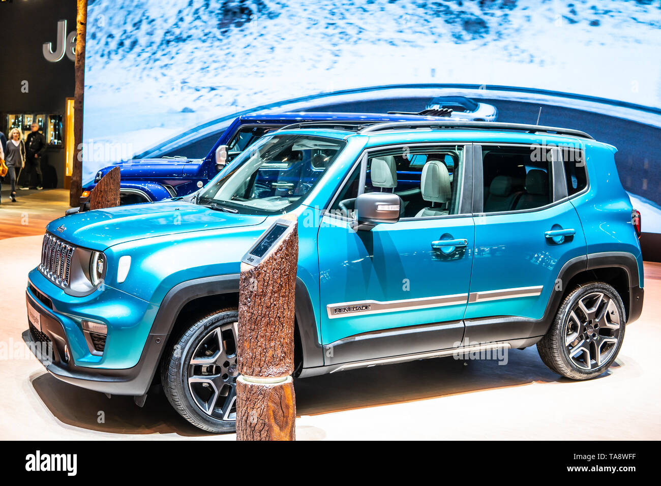Geneva Switzerland March 06 19 Metallic Blue Jeep Renegade At Geneva International Motor Show Subcompact Crossover Suv Produced By Jeep Stock Photo Alamy Geneva Switzerland March 06 19 Metallic Blue Jeep Renegade At Geneva International Motor Show Subcompact Crossover Suv Produced By Jeep Stock Photo Alamy