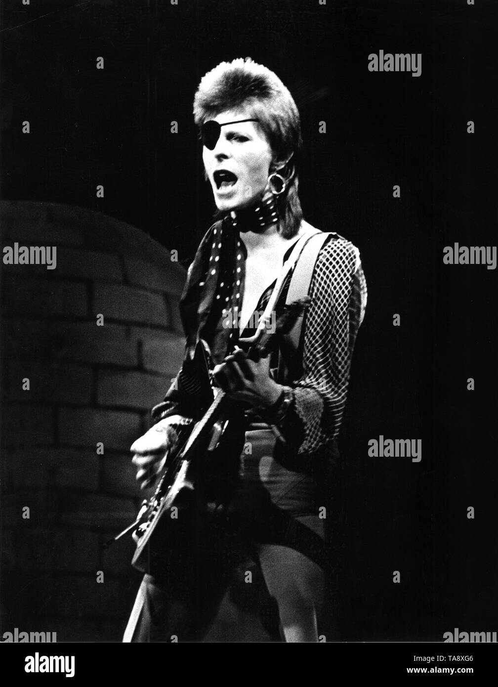 with eyepatch recording Rebel Rebel in the TopPop studios in Hilversum