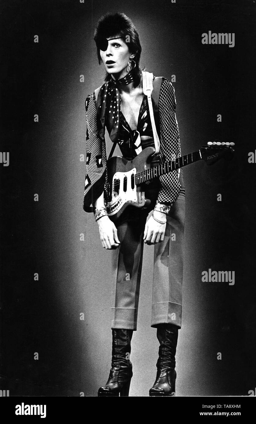 with eyepatch recording Rebel Rebel in the TopPop studios in Hilversum