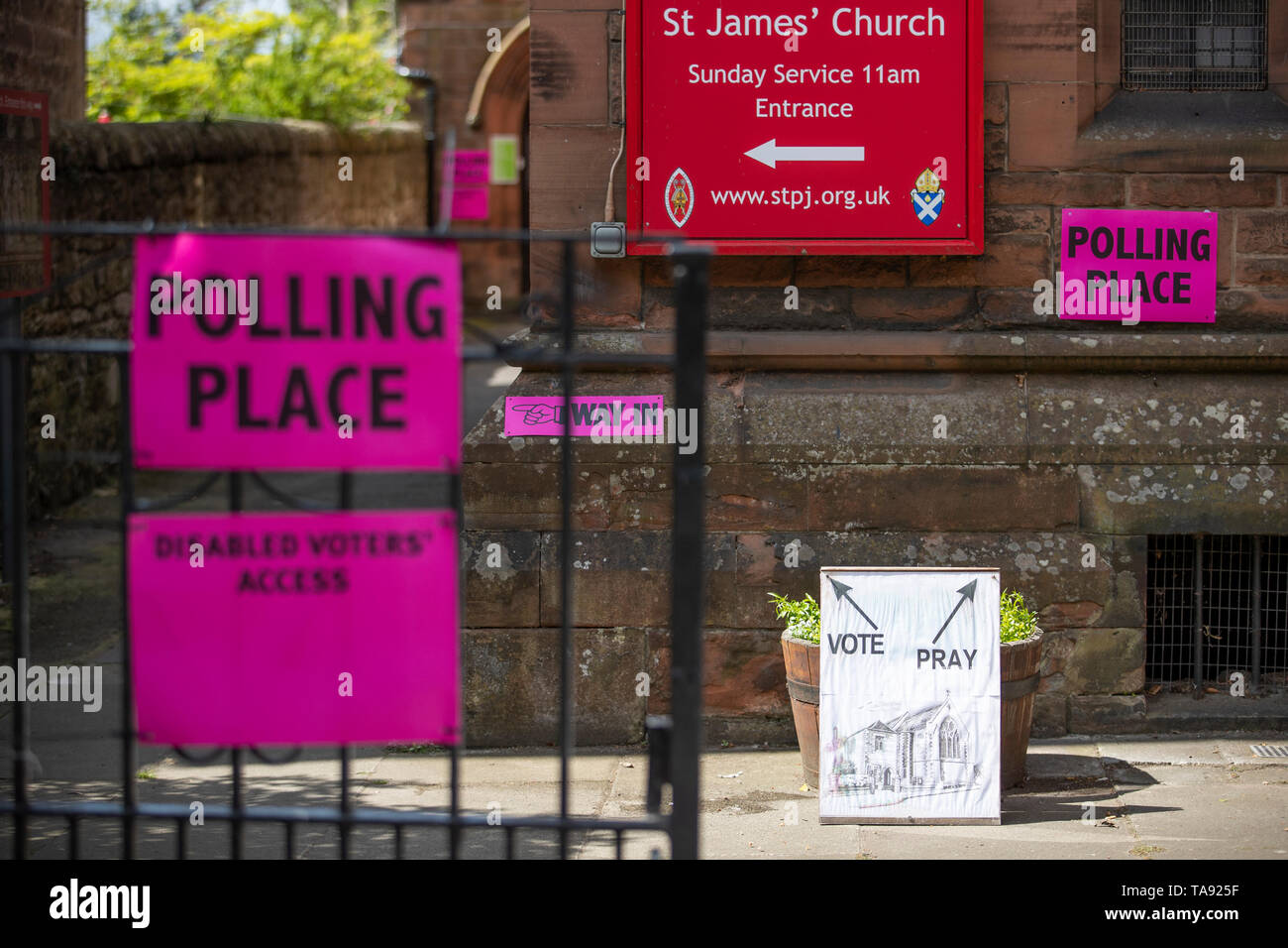 Edinburgh st james hires stock photography and images Alamy