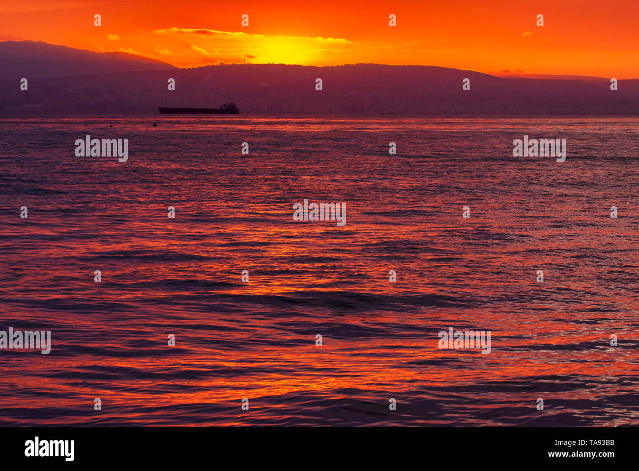 Beautiful evening sea sky hi-res stock photography and images - Alamy