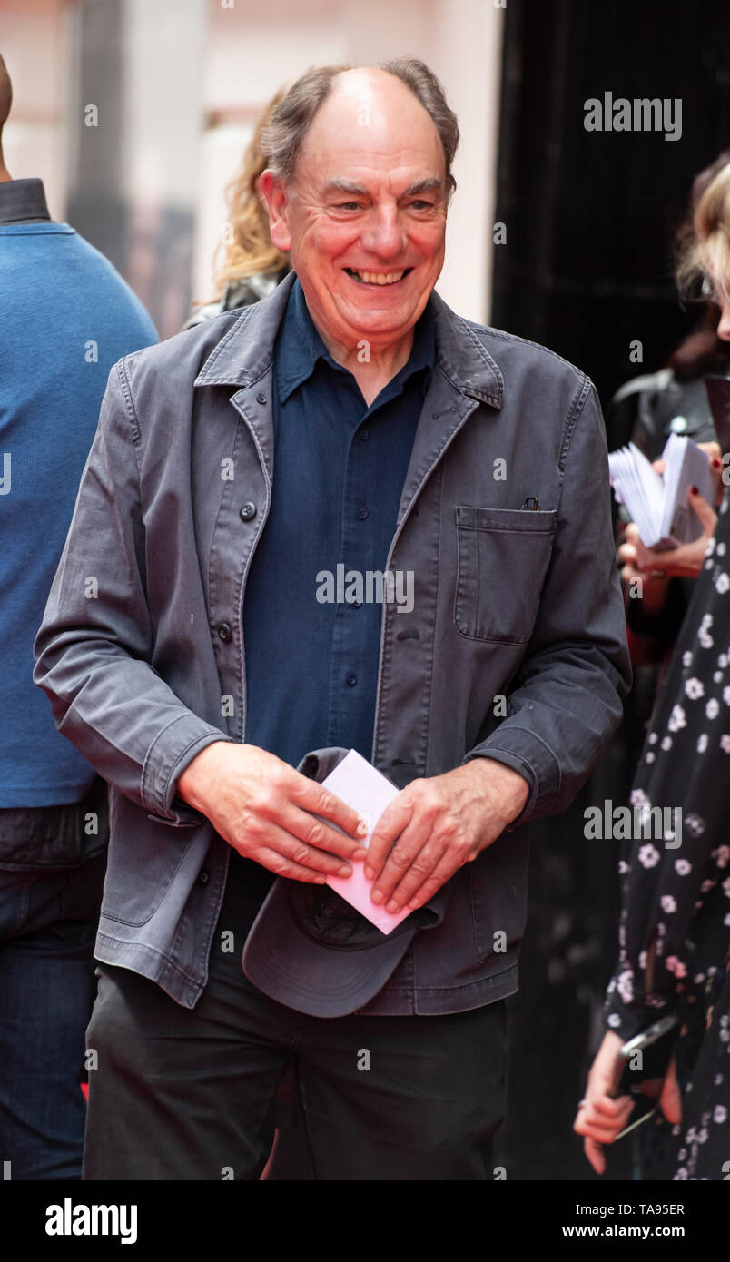 Alun Armstrong attends ’The Lehman Trilogy' play Press night, Piccadilly Theatre, Denman Street. Stock Photo