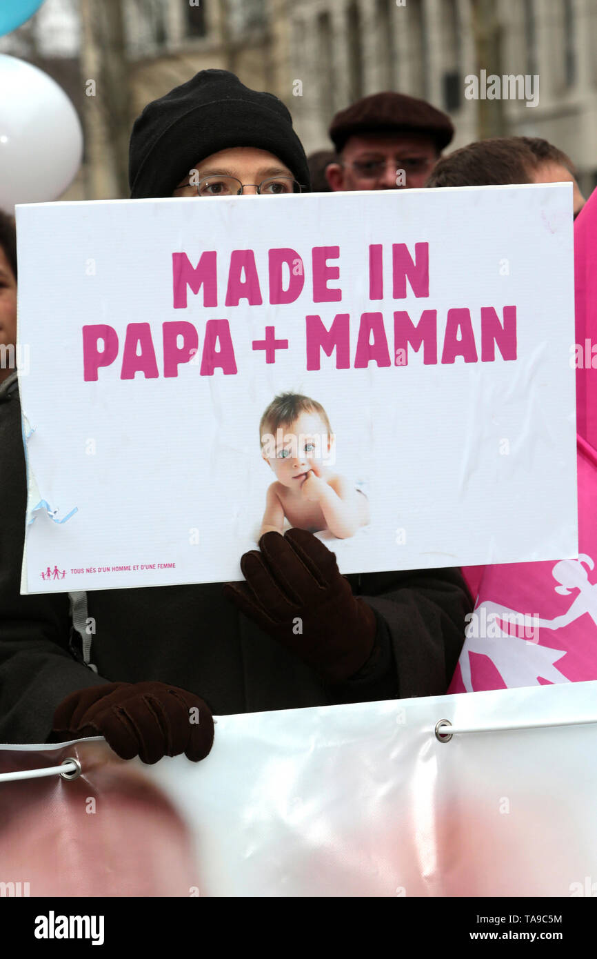 Made in Papa + maman. Manifestation parisienne anti 'Mariage pour tous'. Stock Photo