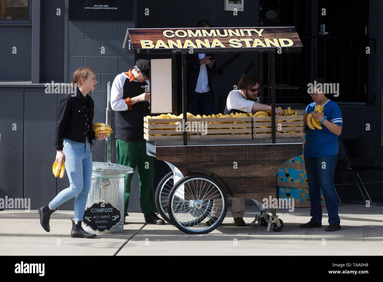 Amazon banana stand hires stock photography and images Alamy