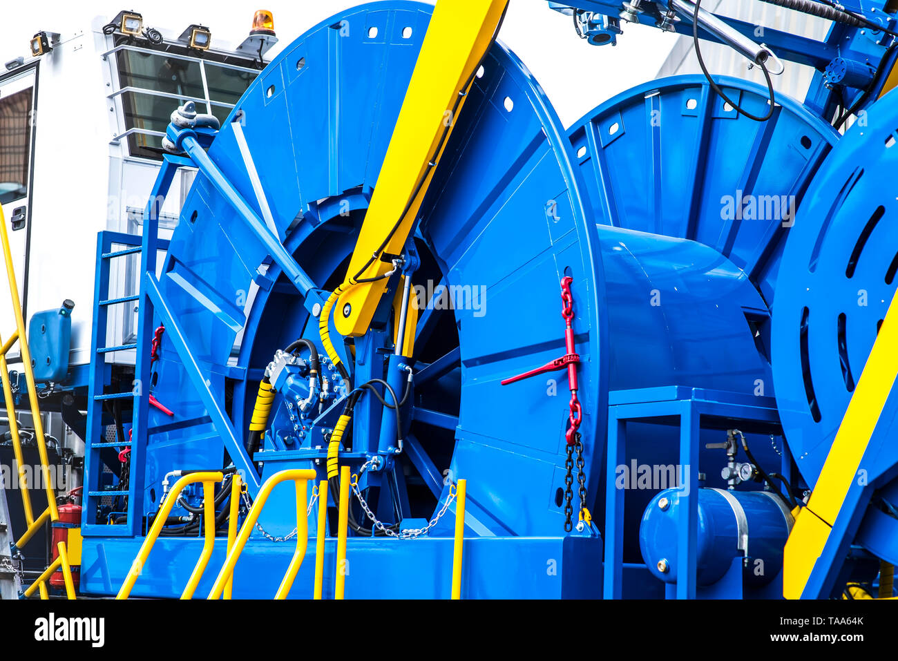 Coiled tubing hires stock photography and images Alamy