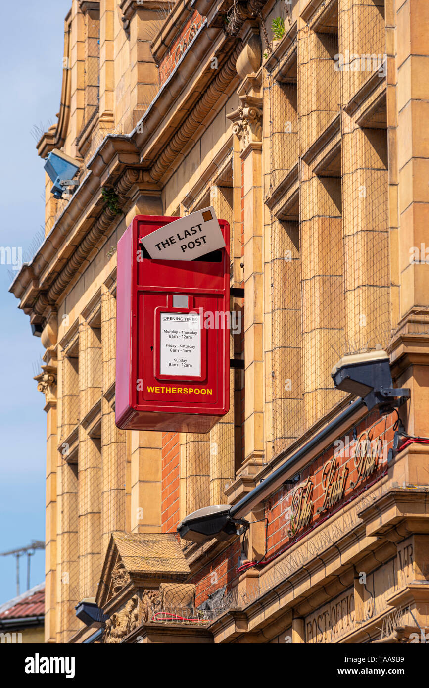 Wetherspoon restaurant pub and hotel named The Last Post. Old Post Office building converted to service industry. Southend on Sea, Essex, UK Stock Photo