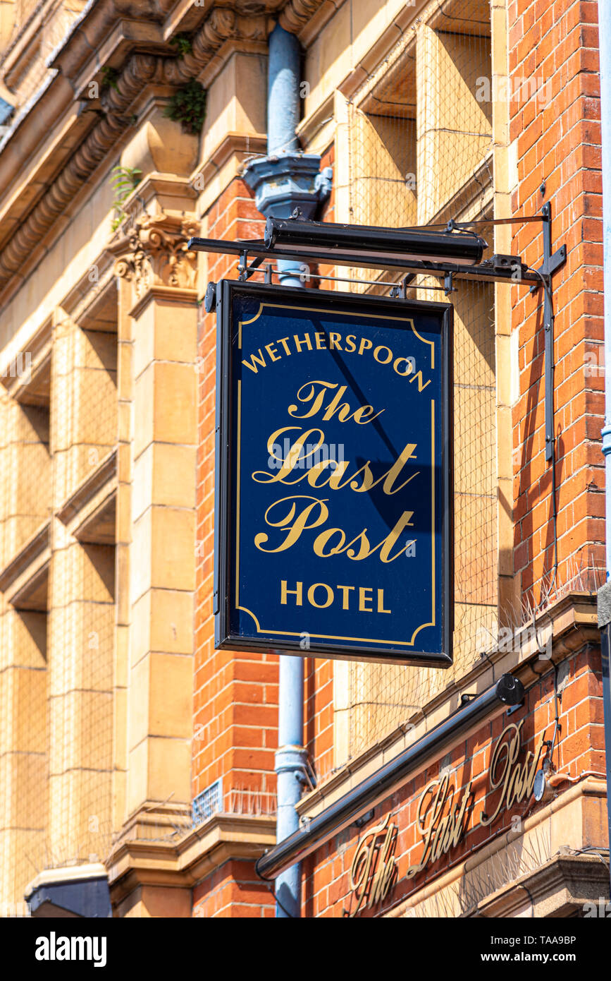 Wetherspoon restaurant pub and hotel named The Last Post. Old Post Office building converted to service industry. Southend on Sea, Essex, UK Stock Photo