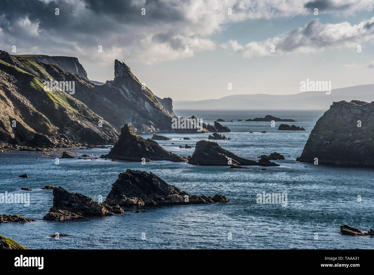 Rocky shore at Grimster, Yell, Shetland Stock Photo