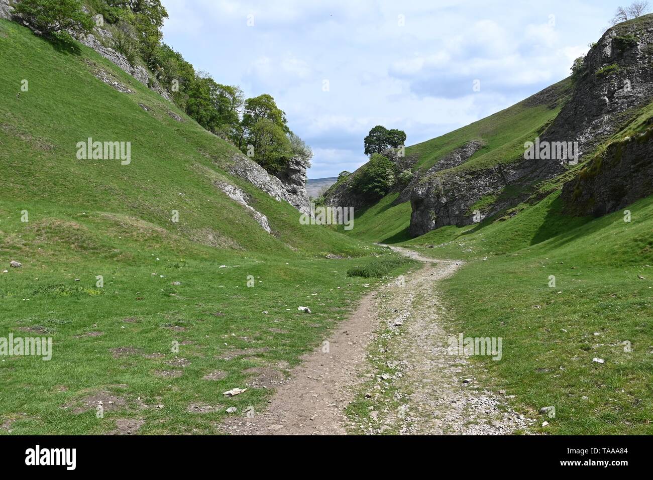 Limestone Way, a rough path leading 26 miles from Castleton to Matlock. Stock Photo