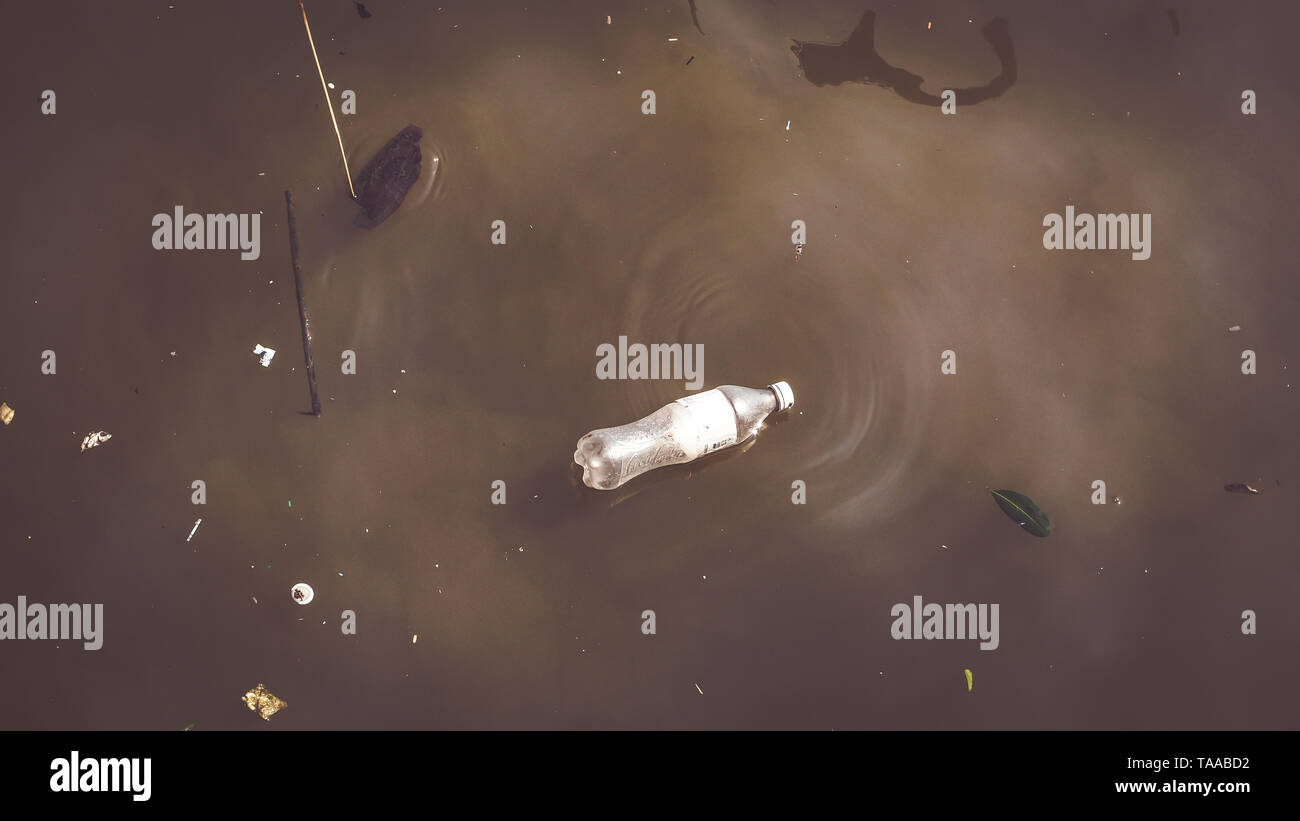 Water pollution caused by dumping plastic waste. Resulting in a bad