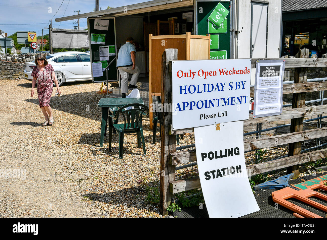 Tickenham rabbit centre hires stock photography and images Alamy