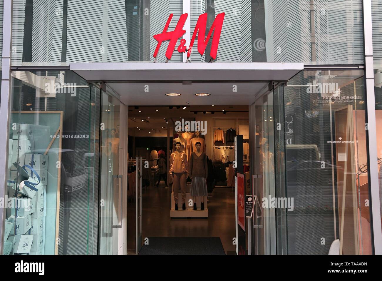 TOKYO, JAPAN - DECEMBER 1, 2016: H&M casual fasihon store at Ginza district  of Tokyo, Japan. Ginza is a legendary shopping area in Chuo Ward of Tokyo  Stock Photo - Alamy