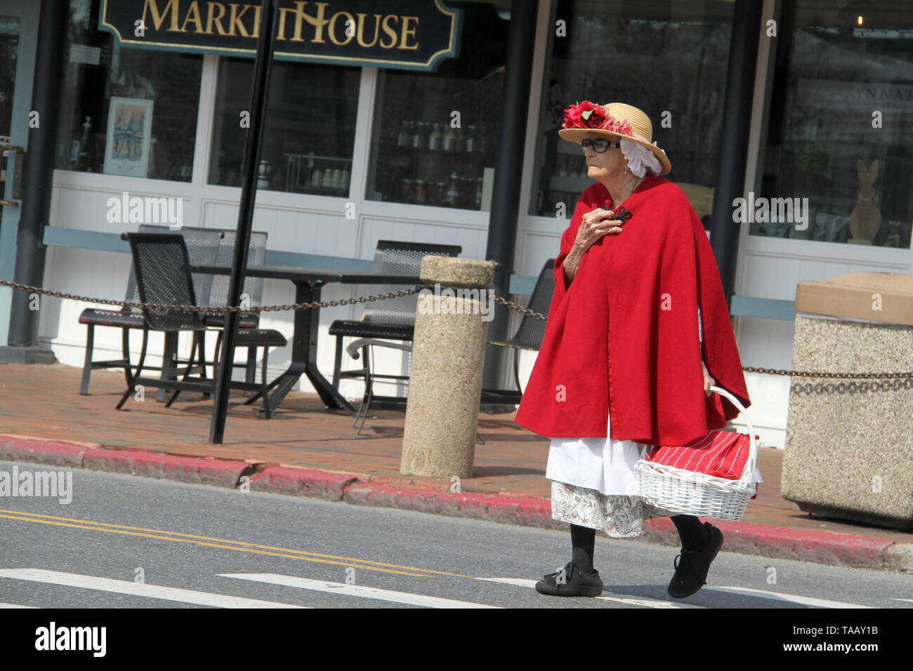 Woman in colonial attire on the streets of Annapolis, MD, USA Stock Photo