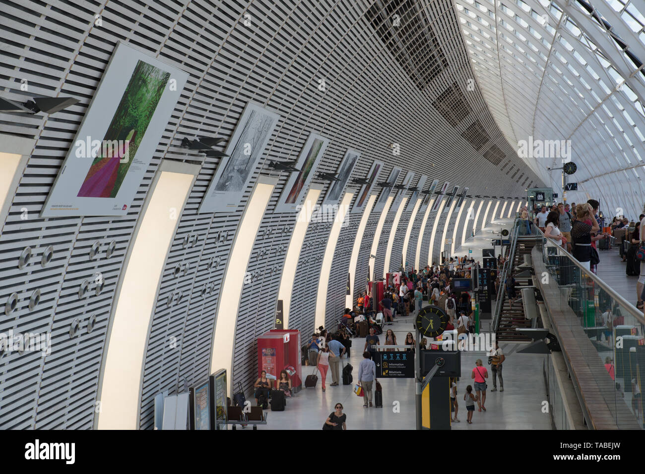 Gare AvignonTGV / railway station / Bahnhof Stock Photo Alamy Gare AvignonTGV / railway station / Bahnhof Stock Photo Alamy