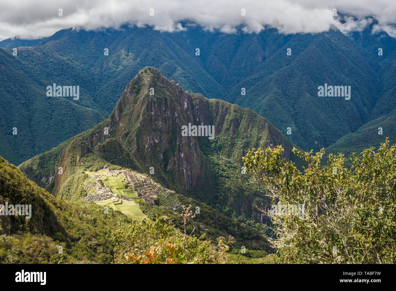 Construction in ancient city machu hi-res stock photography and images ...