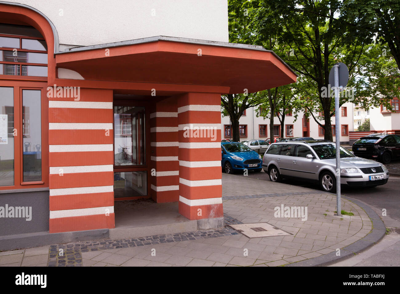 the Naumann housing estate in the district Riehl, built in the years 1927-1929, salesroom at the corner of the houses, Cologne, Germany.  die Naumanns Stock Photo