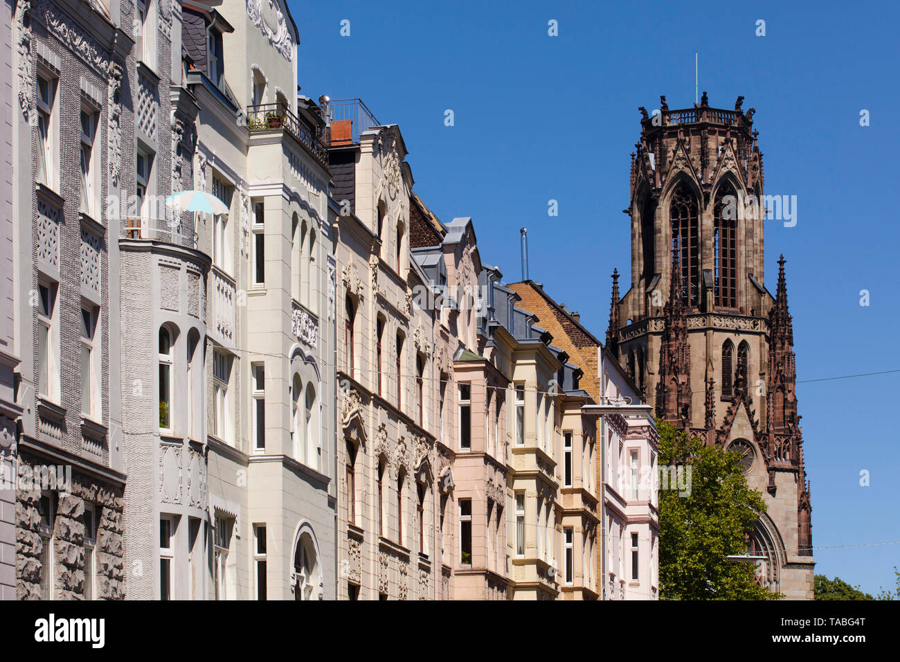 houses at the Ewaldistreet in the Agnes District, Agnes church, Cologne, Germany.  Haeuser in der Ewaldistrasse im Agnesviertel, Agneskirche, Koeln, D Stock Photo