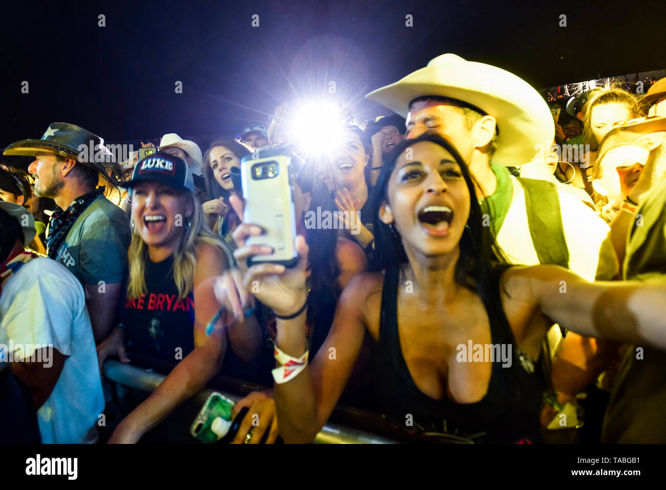 Crowd enjoying the festival vibes at Carolina Country Music Festival 2022