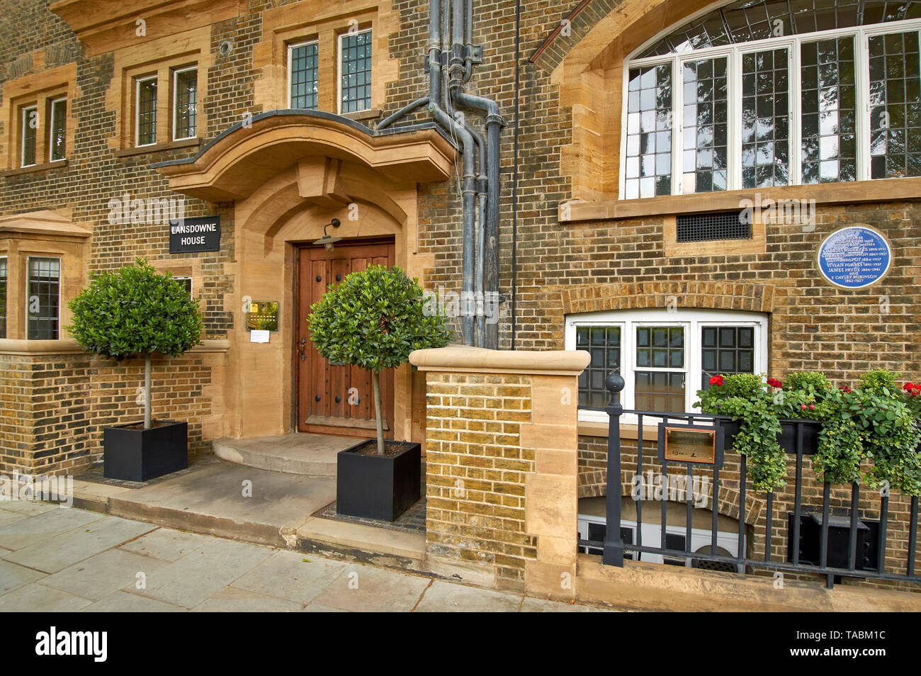 LONDON HOLLAND PARK AND LANSDOWNE HOUSE WITH BLUE PLAQUE TO COMMEMORATE
