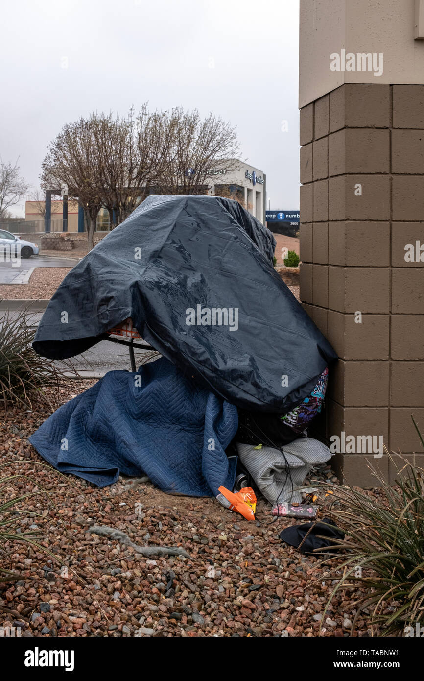 Homeless rain hi-res stock photography and images - Alamy