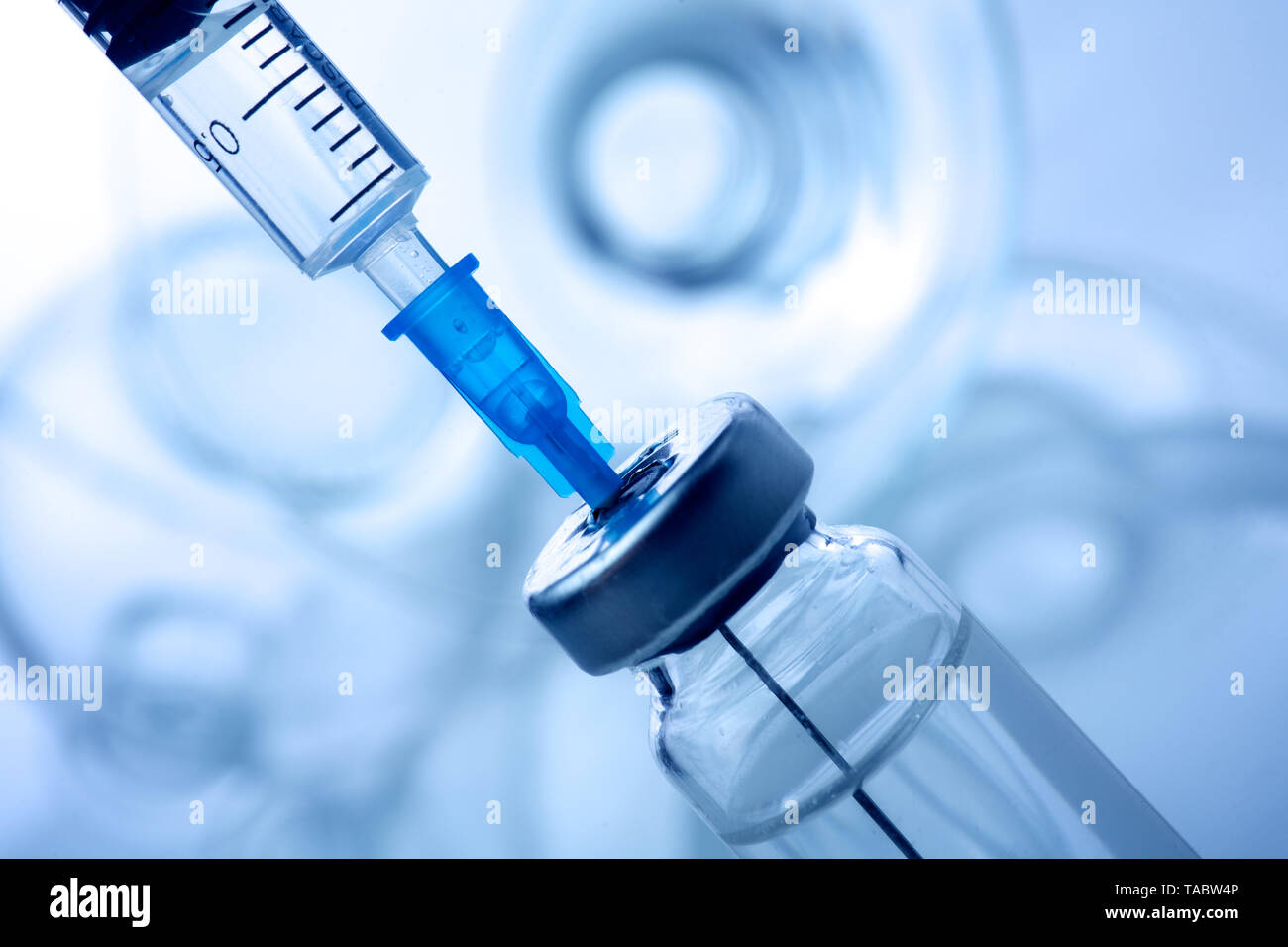 Antibiotics injection hi-res stock photography and images - Alamy
