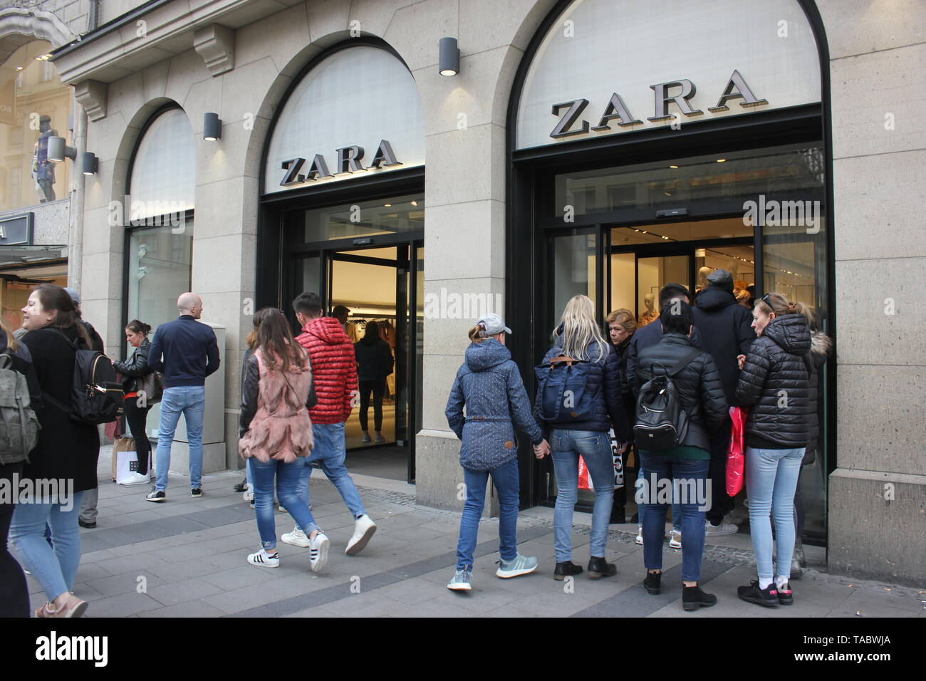 Zara Logo Shopping Street High Resolution Stock Photography and Images -  Alamy
