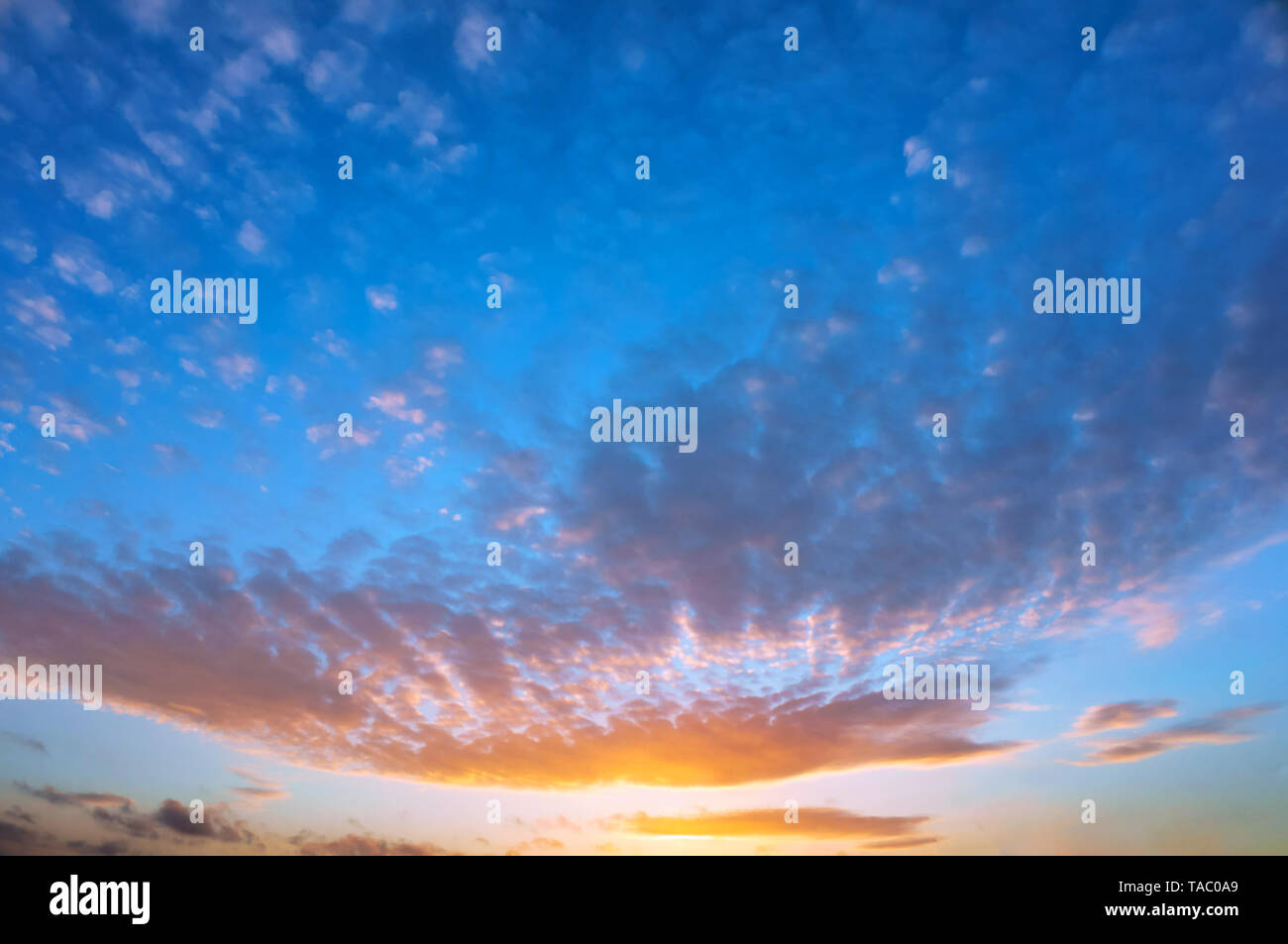 Sky clouds dusk hi-res stock photography and images - Alamy