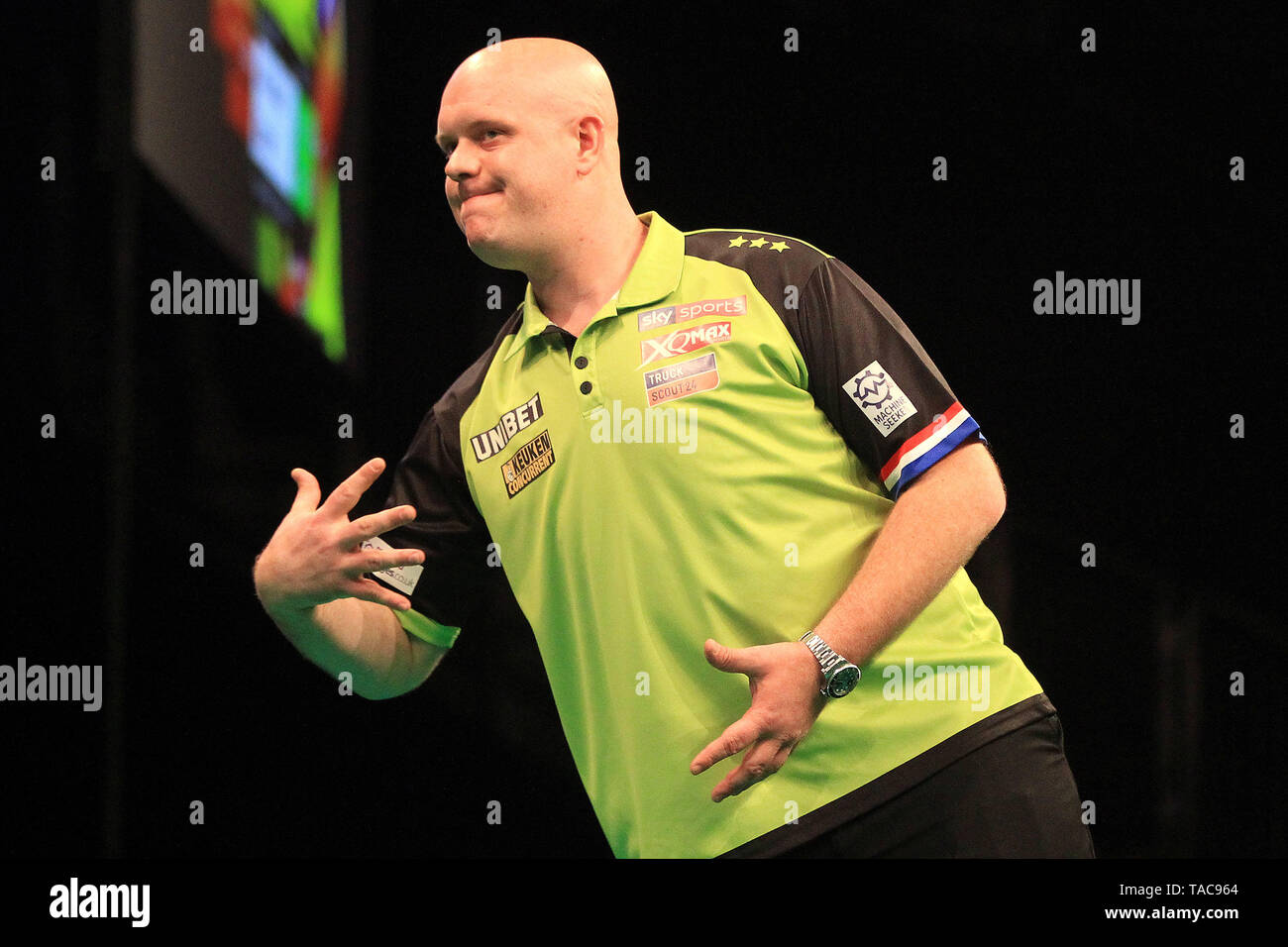 Pdc darts play offs hi-res stock photography and images - Alamy