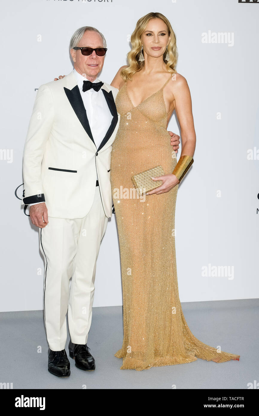 Cannes, Antibes, France. 23rd May 2019. Tommy Hilfiger and Dee Ocleppo attends on the red carpet for 26th amfAR Gala Cannes on Thursday 23 May 2019 at the 72nd Festival de Cannes, Hotel du Cap-Eden-Roc, Antibes. Picture by Credit: Julie Edwards/Alamy Live News Stock Photo