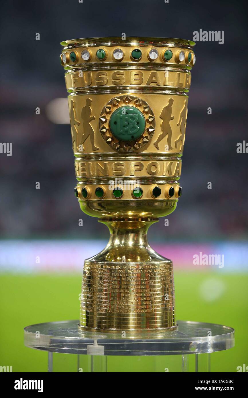 Borussia dortmund dfb pokal hi-res stock photography and images - Page 7 -  Alamy
