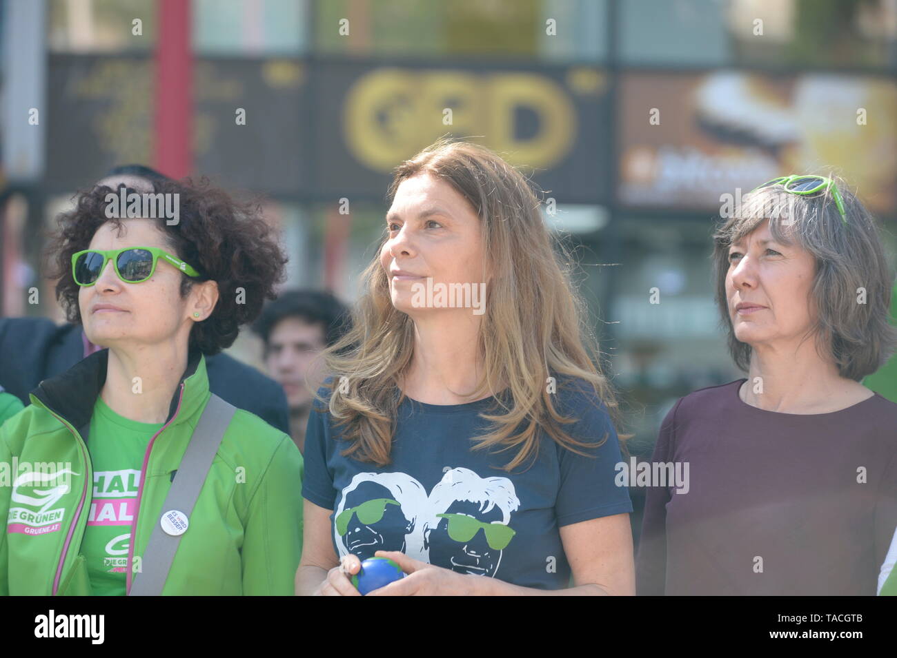 Vienna, Austria. 24th May  2019. EU Election: Election campaign 'The Greens'. Picture shows from (L to R) Alev Korun, Sarah Wiener and Birgit Hebein. Credit: Franz Perc / Alamy Live News Stock Photo
