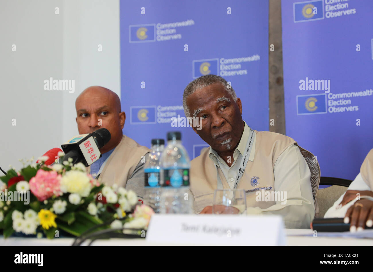 (190524) -- BLANTYRE, May 24, 2019 (Xinhua) -- Thabo Mbeki (R), the Head of the Commonwealth Election Observer Group, also former South African president, speaks at a press briefing in Blantyre, Malawi, May 23, 2019. International election observers on Thursday commended Malawi for the way elections have been managed despite a few challenges faced.  TO GO WITH Roundup: Int'l observers commend Malawi for holding transparent polls (Xinhua/Peng Lijun) Stock Photo